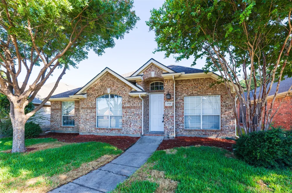 5708 Bedford Lane The Colony, TX 75056