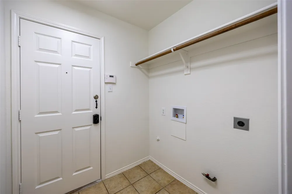 5708 Bedford Lane The Colony, TX 75056