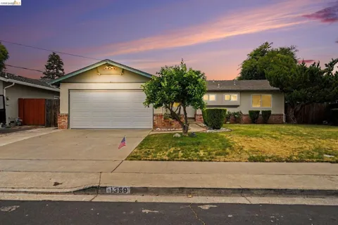 1359 Anza