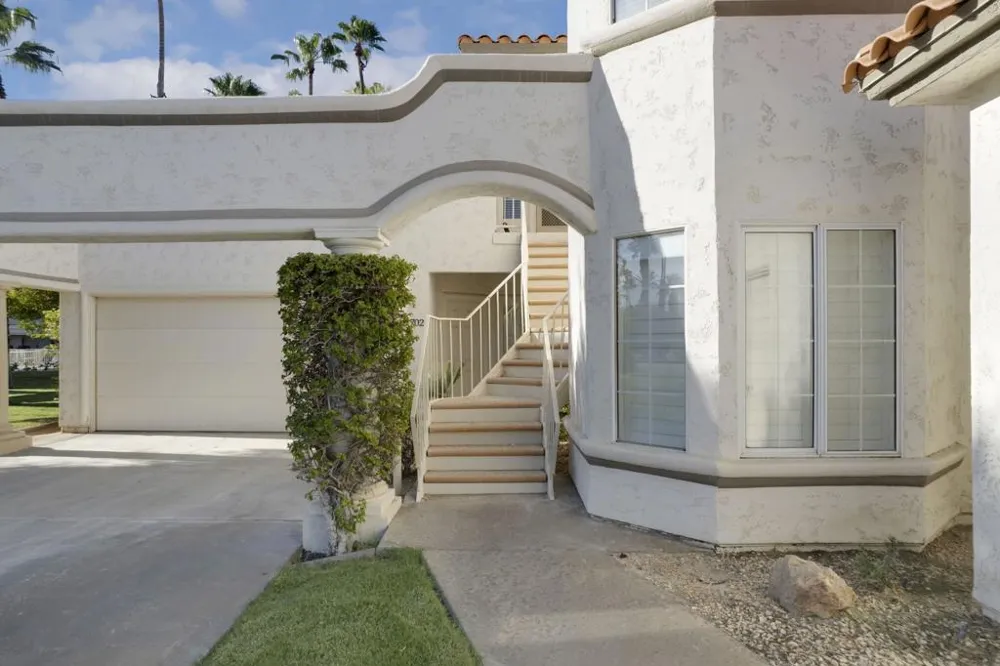 704 Vista Lago Palm Desert, CA 92211
