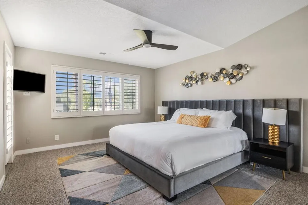 704 Vista Lago Palm Desert, CA 92211