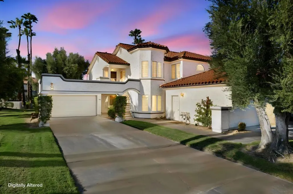 704 Vista Lago Palm Desert, CA 92211