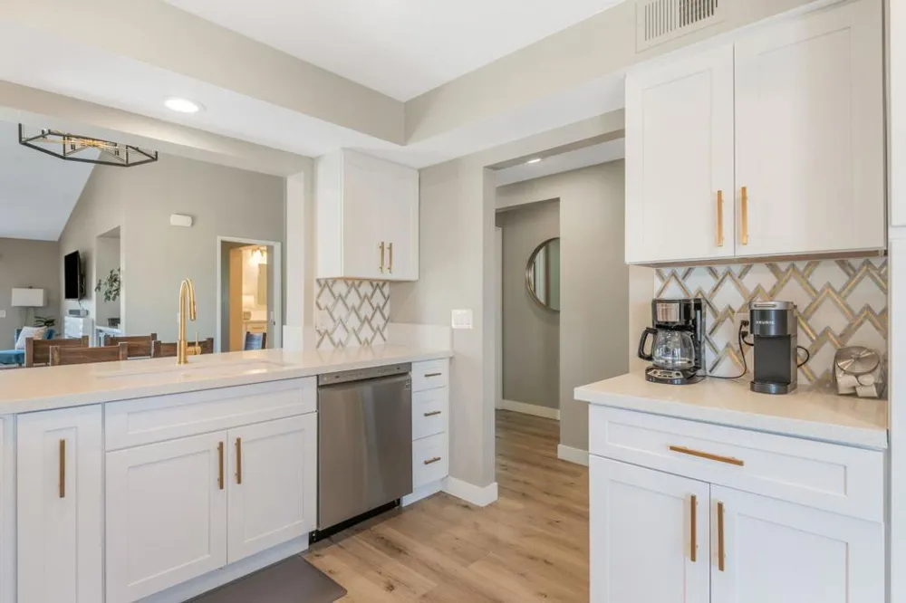 704 Vista Lago Palm Desert, CA 92211