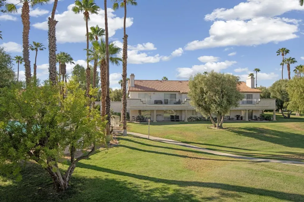 704 Vista Lago Palm Desert, CA 92211