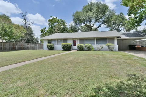 1506 Wyandotte Lane