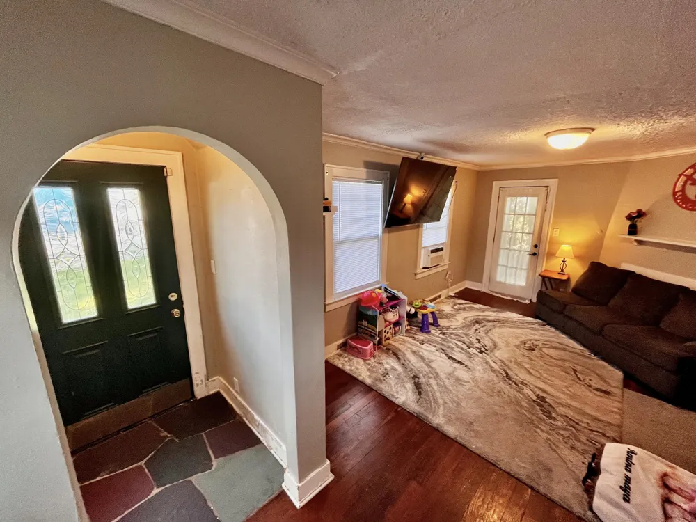 738 Washington Avenue Holland City, MI 49423