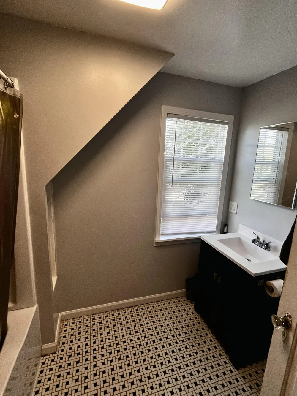 738 Washington Avenue Holland City, MI 49423
