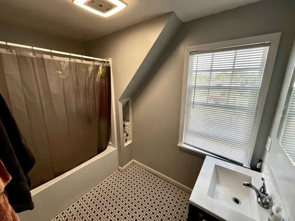 738 Washington Avenue Holland City, MI 49423