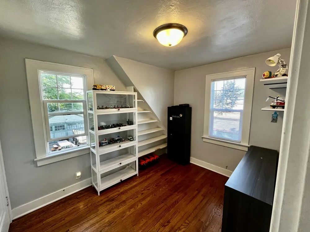 738 Washington Avenue Holland City, MI 49423