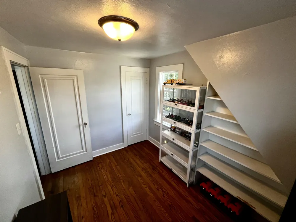 738 Washington Avenue Holland City, MI 49423