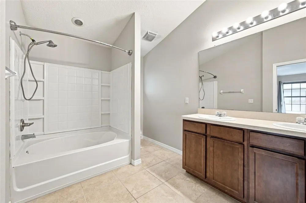 5519 KINGLETHILL DRIVE Lithia, FL 33547