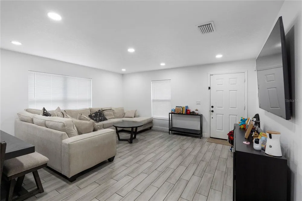 4109 E DIANA STREET Tampa, FL 33610