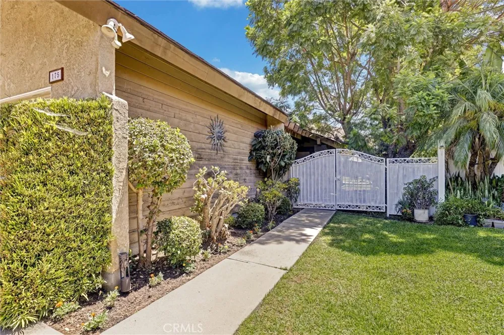 175 S Woodlawn Orange, CA 92869