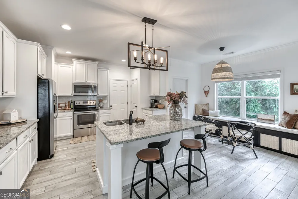 5857 Dolvin LN Buford, GA 30518