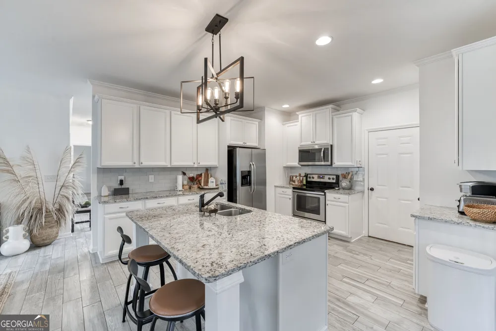 5857 Dolvin LN Buford, GA 30518