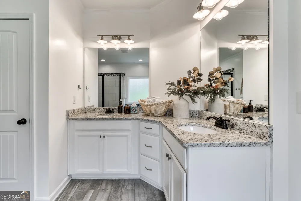5857 Dolvin LN Buford, GA 30518