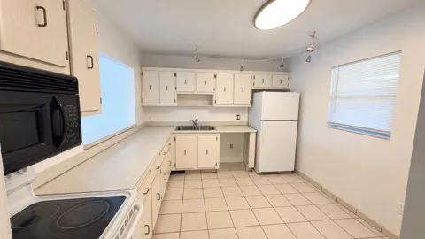 4131 STIRLING #305
