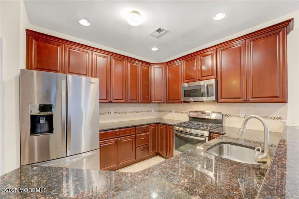 28 Santa Rosa Lane Tinton Falls, NJ 07753