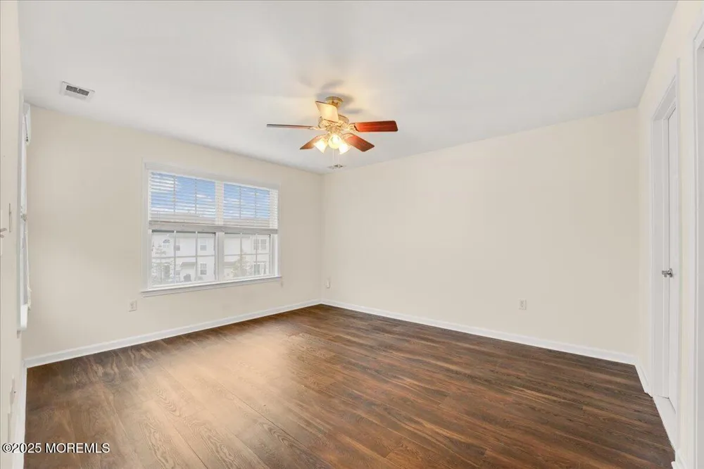 28 Santa Rosa Lane Tinton Falls, NJ 07753