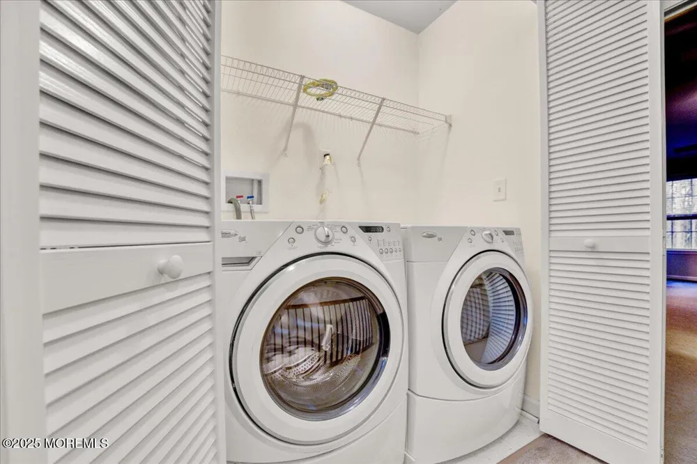 28 Santa Rosa Lane Tinton Falls, NJ 07753