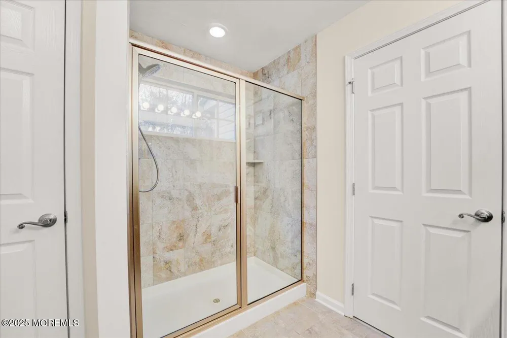 28 Santa Rosa Lane Tinton Falls, NJ 07753