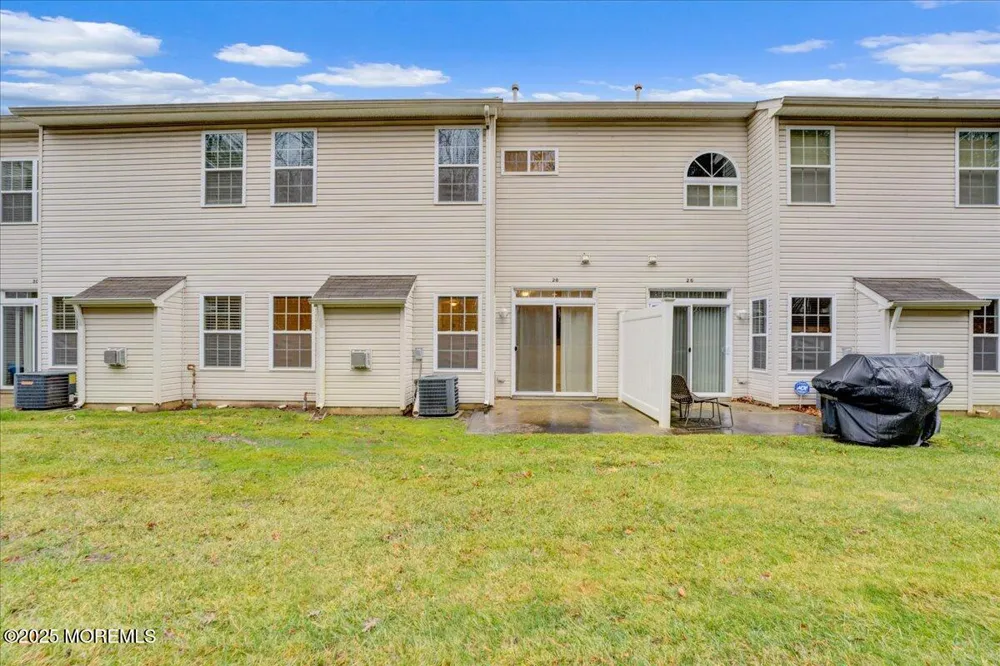 28 Santa Rosa Lane Tinton Falls, NJ 07753