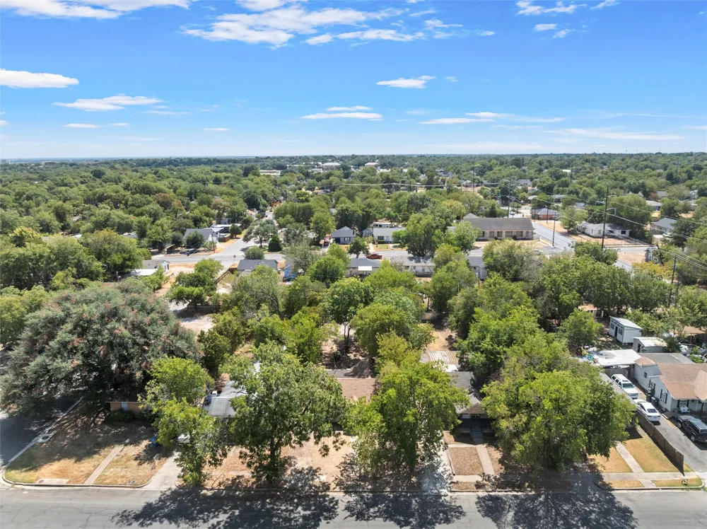 2406 Alexander Avenue Waco, TX 76708