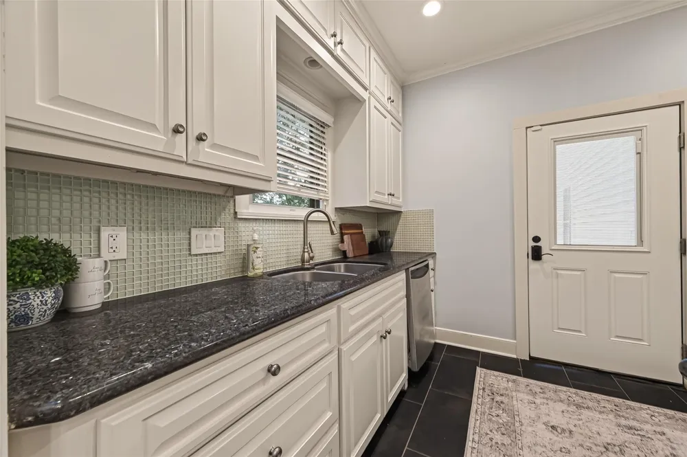 8979 Fm 359 Road Richmond, TX 77406