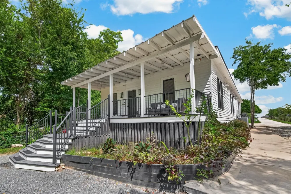 8979 Fm 359 Road Richmond, TX 77406