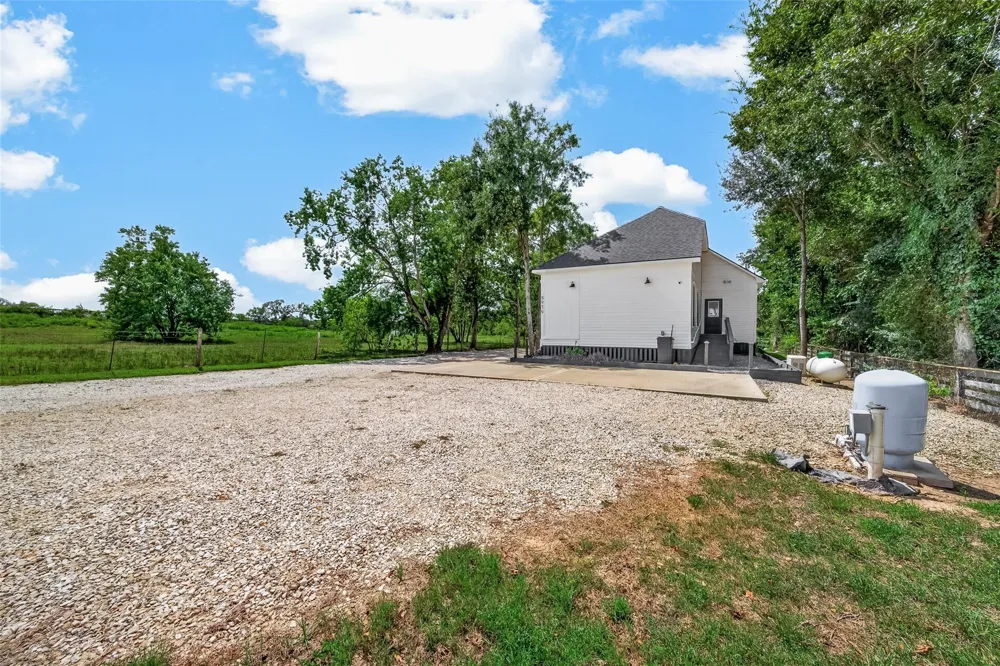 8979 Fm 359 Road Richmond, TX 77406