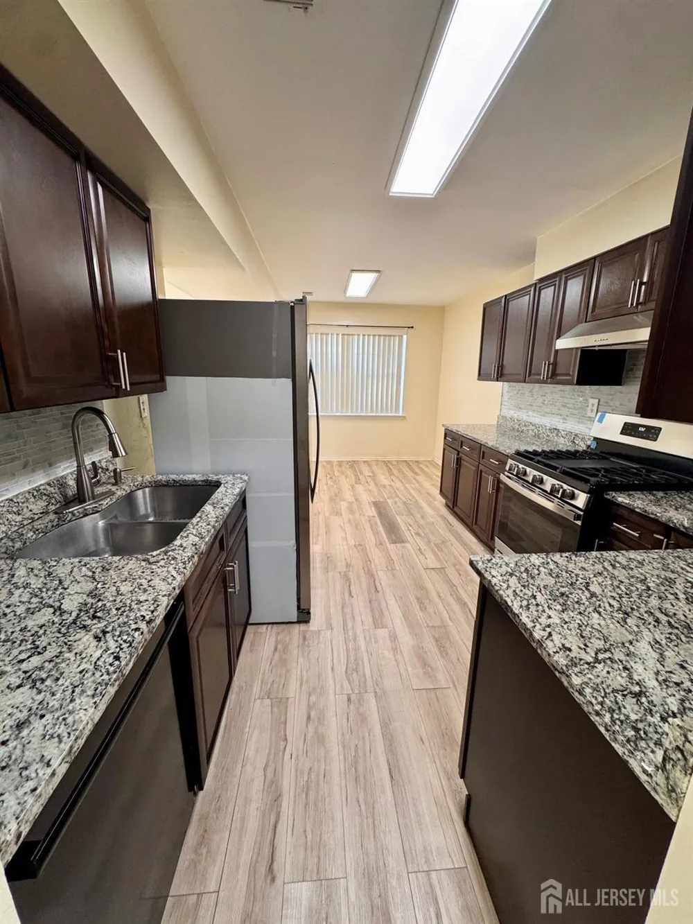 1202 Green Hollow Drive Iselin, NJ 08830