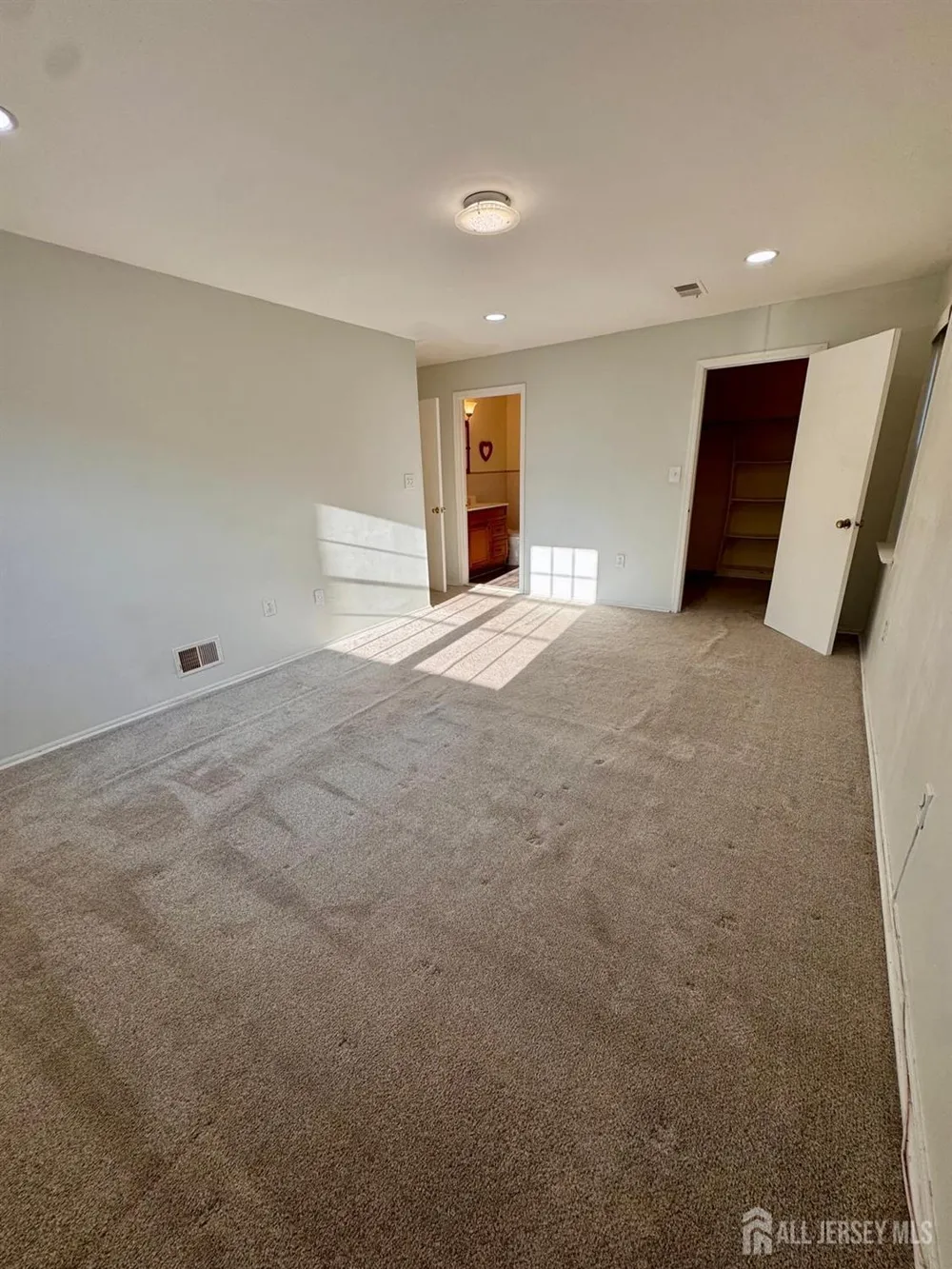 1202 Green Hollow Drive Iselin, NJ 08830