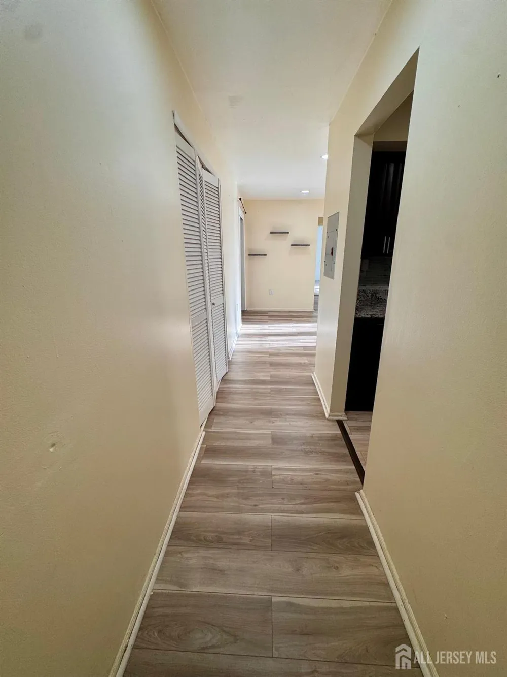 1202 Green Hollow Drive Iselin, NJ 08830