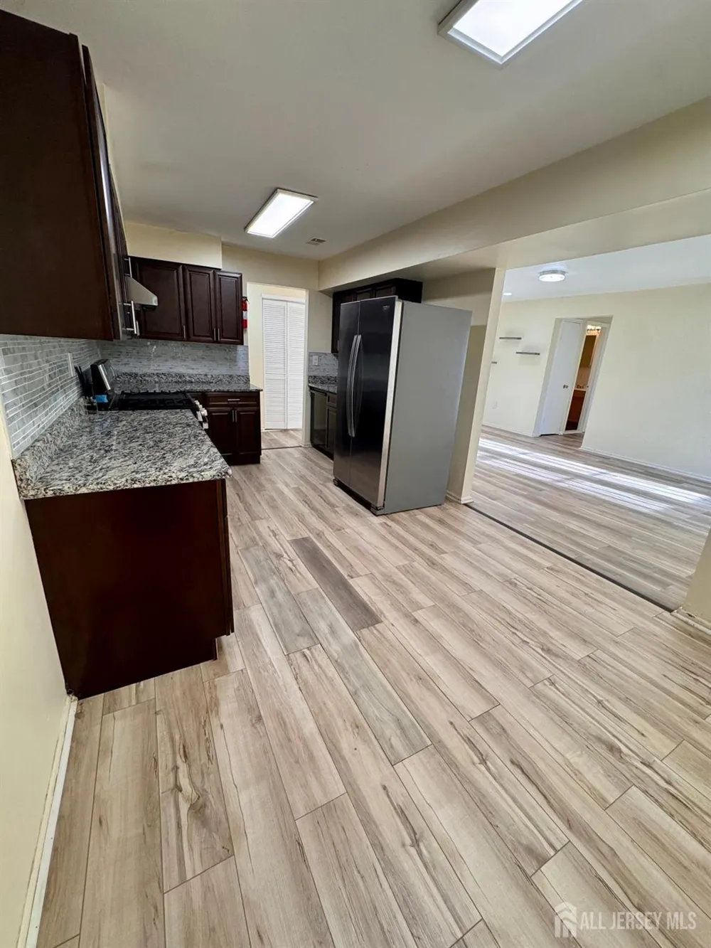 1202 Green Hollow Drive Iselin, NJ 08830