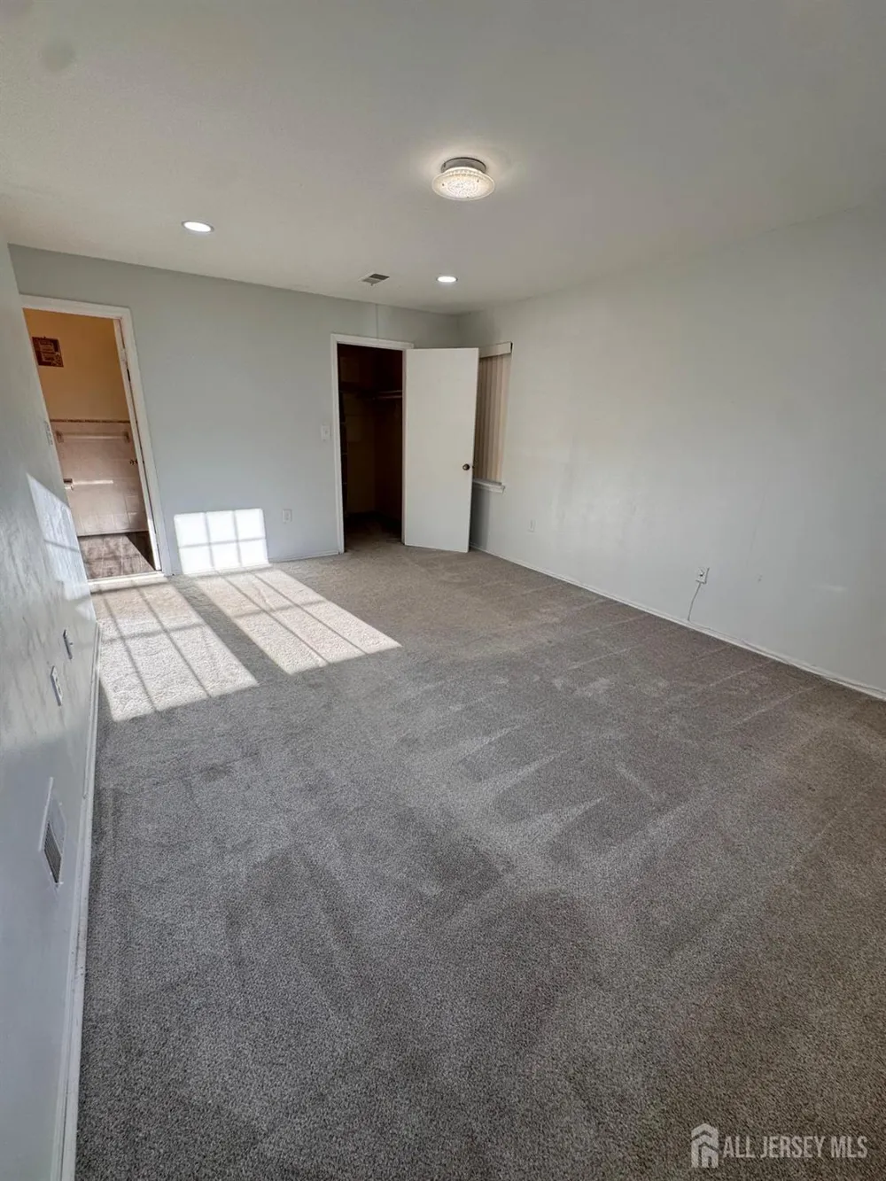 1202 Green Hollow Drive Iselin, NJ 08830