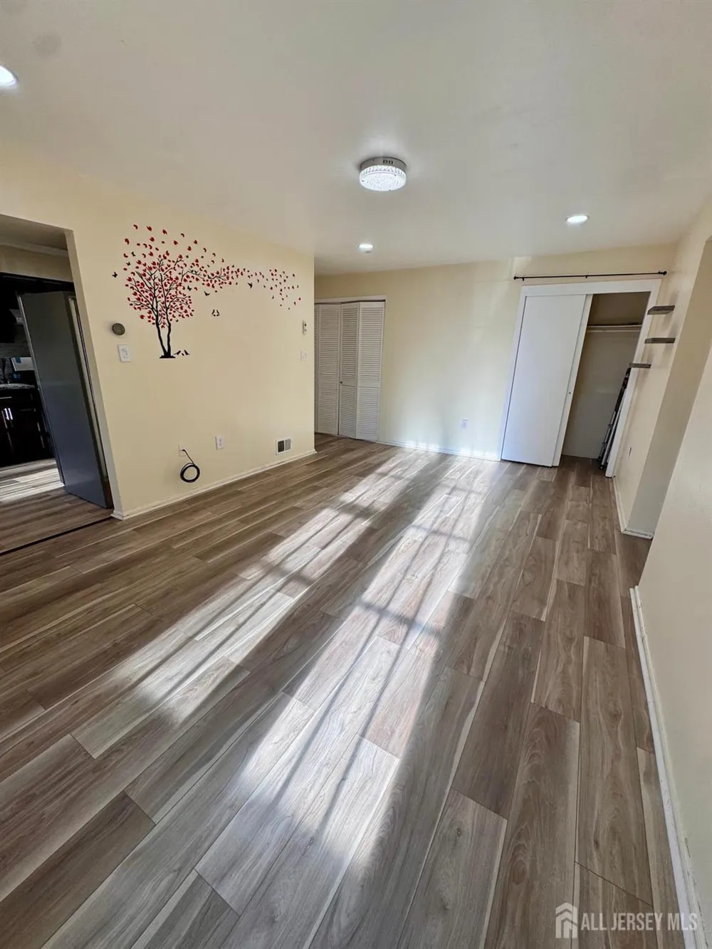 1202 Green Hollow Drive Iselin, NJ 08830