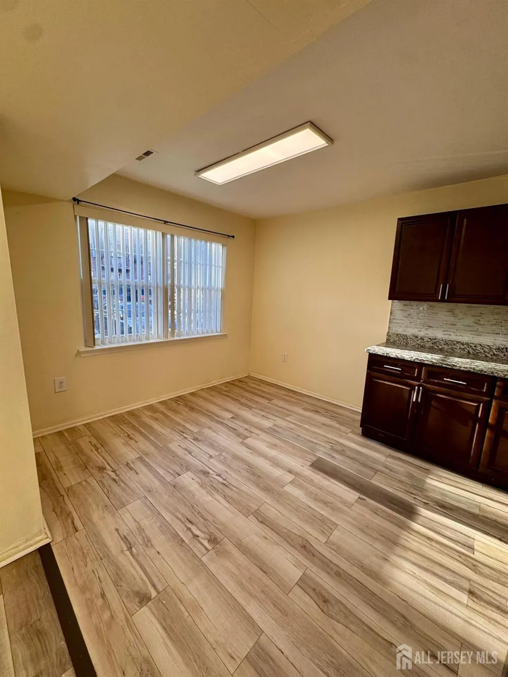 1202 Green Hollow Drive Iselin, NJ 08830