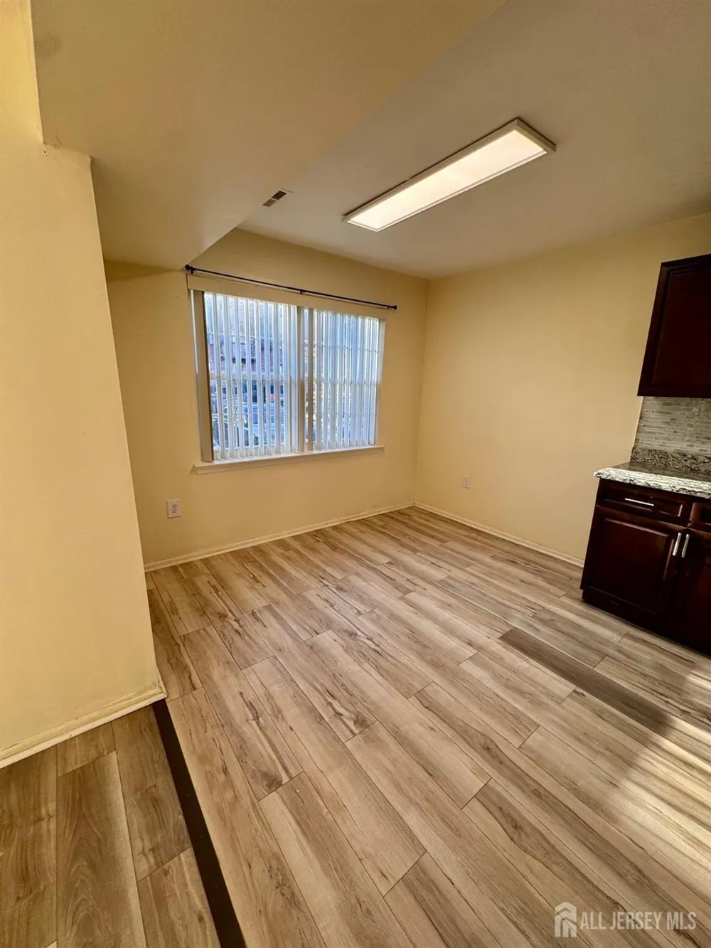 1202 Green Hollow Drive Iselin, NJ 08830