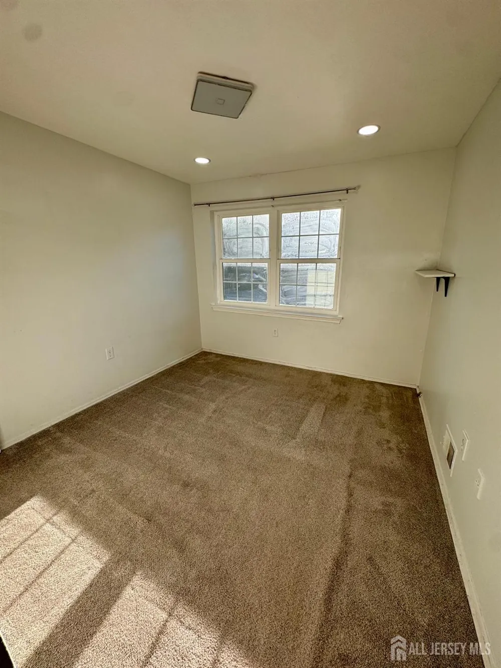 1202 Green Hollow Drive Iselin, NJ 08830