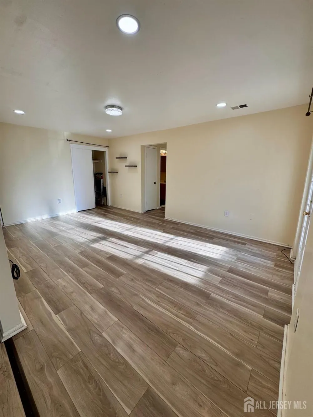 1202 Green Hollow Drive Iselin, NJ 08830