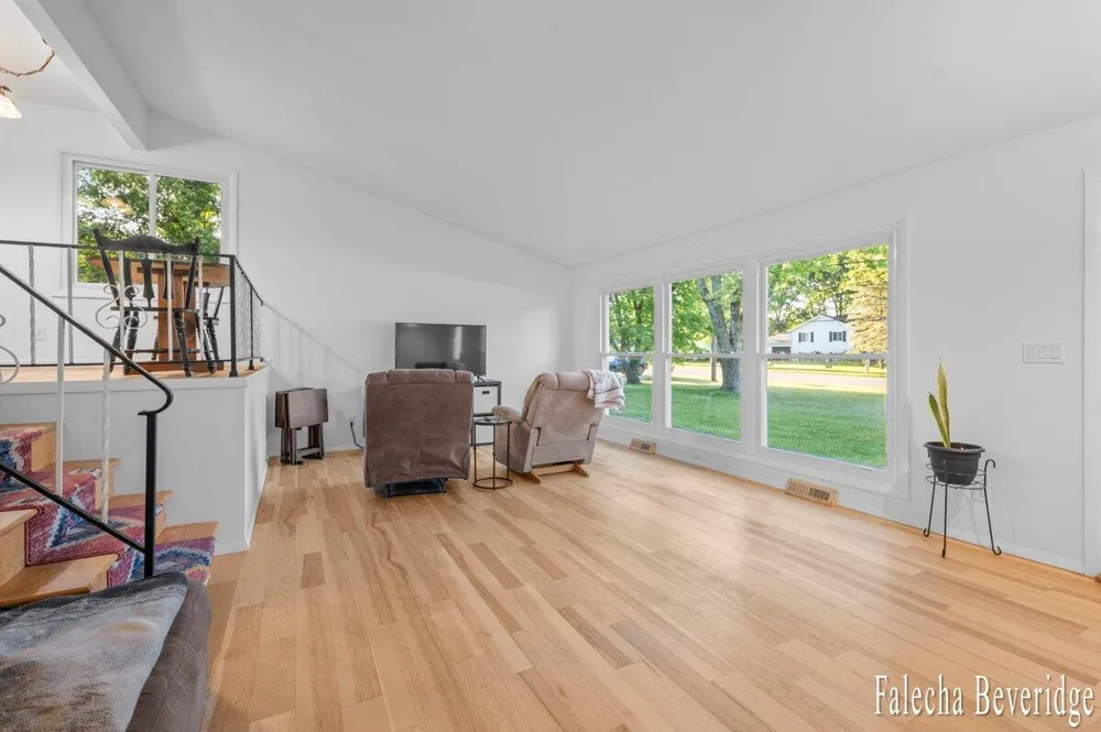 1624 W Giles Road Laketon Township, MI 49445