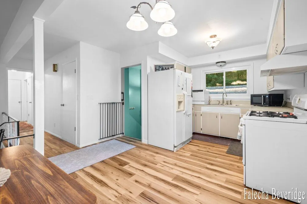 1624 W Giles Road Laketon Township, MI 49445