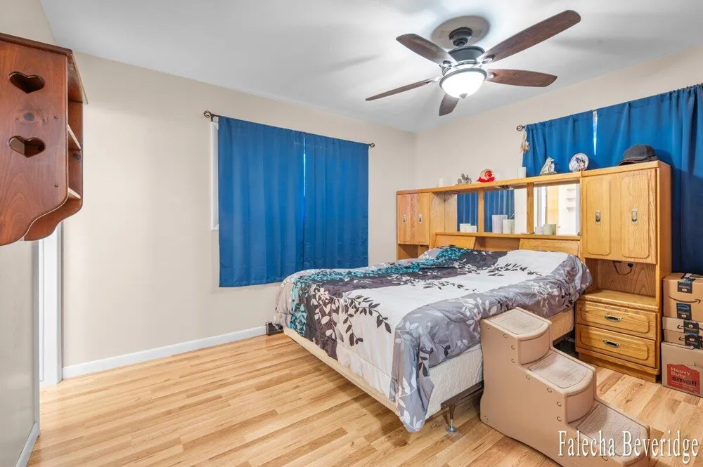 1624 W Giles Road Laketon Township, MI 49445