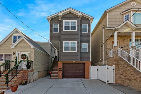 16 HERRICK CT