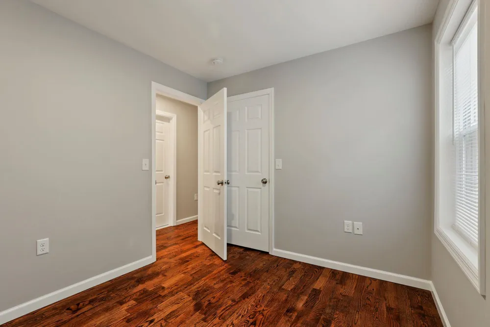 16 HERRICK CT Bayonne, NJ 07002