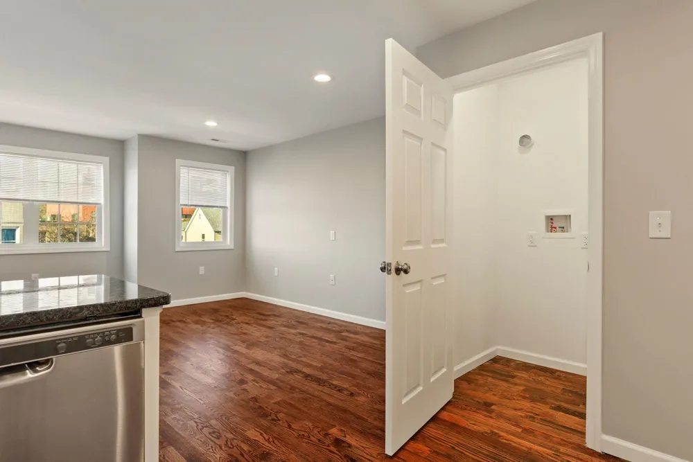 16 HERRICK CT Bayonne, NJ 07002