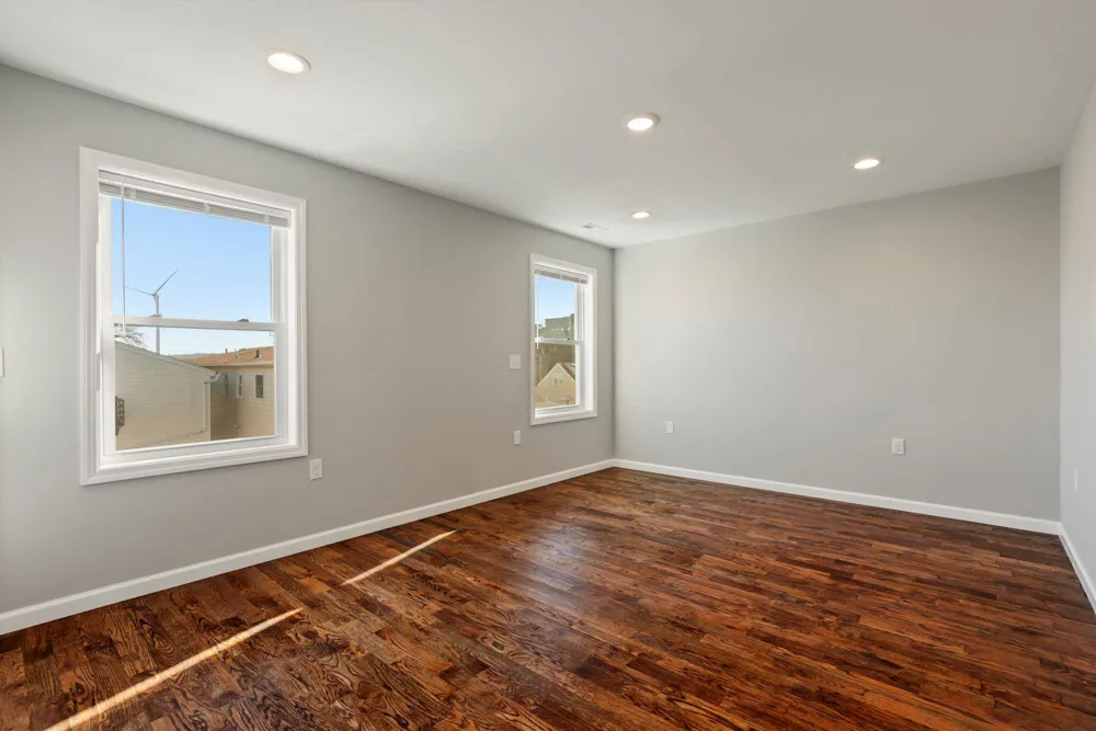 16 HERRICK CT Bayonne, NJ 07002