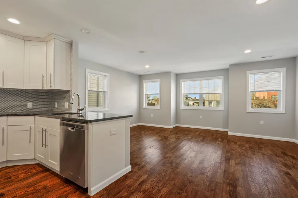 16 HERRICK CT Bayonne, NJ 07002