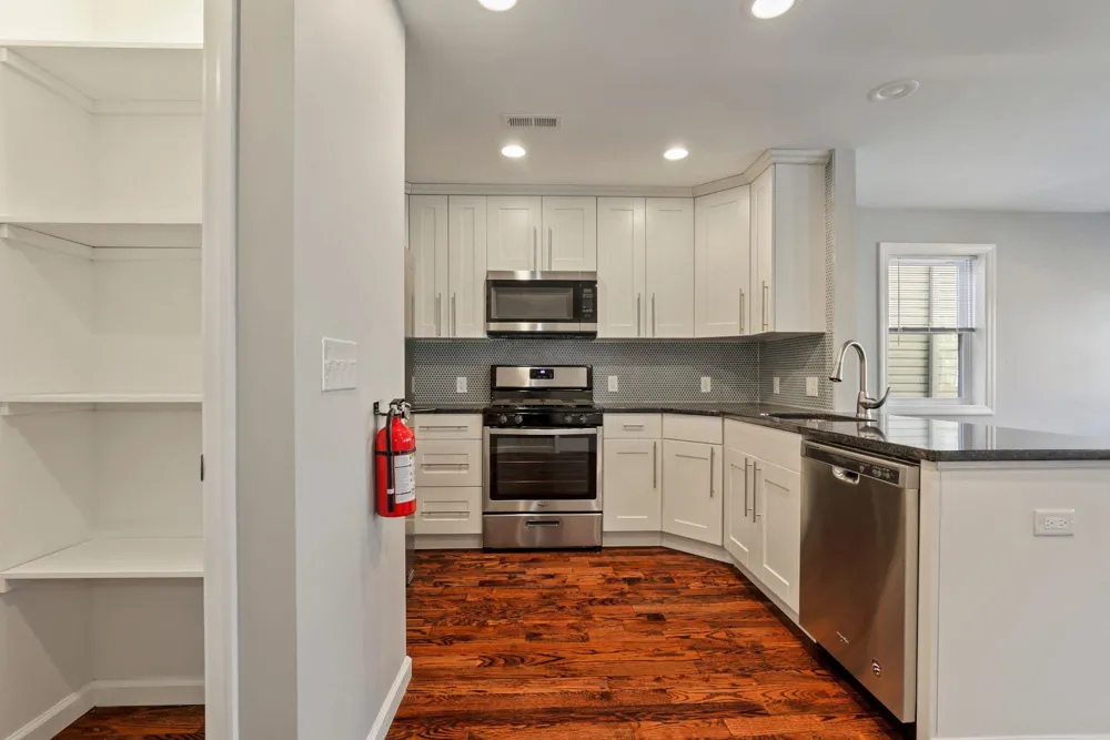 16 HERRICK CT Bayonne, NJ 07002