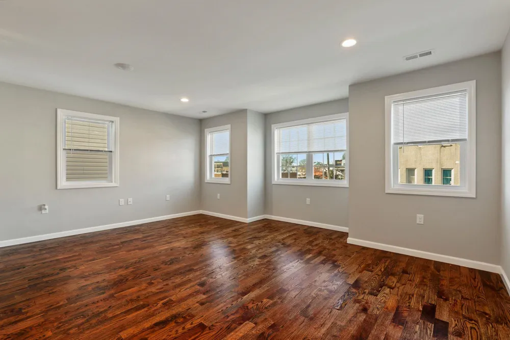 16 HERRICK CT Bayonne, NJ 07002